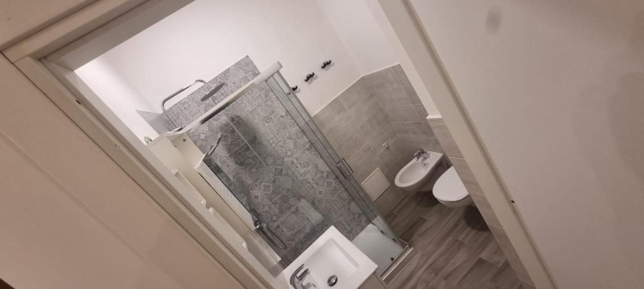 Casa Roma Apartment เปียเชนซา ภายนอก รูปภาพ