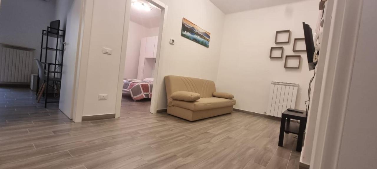 Casa Roma Apartment เปียเชนซา ภายนอก รูปภาพ