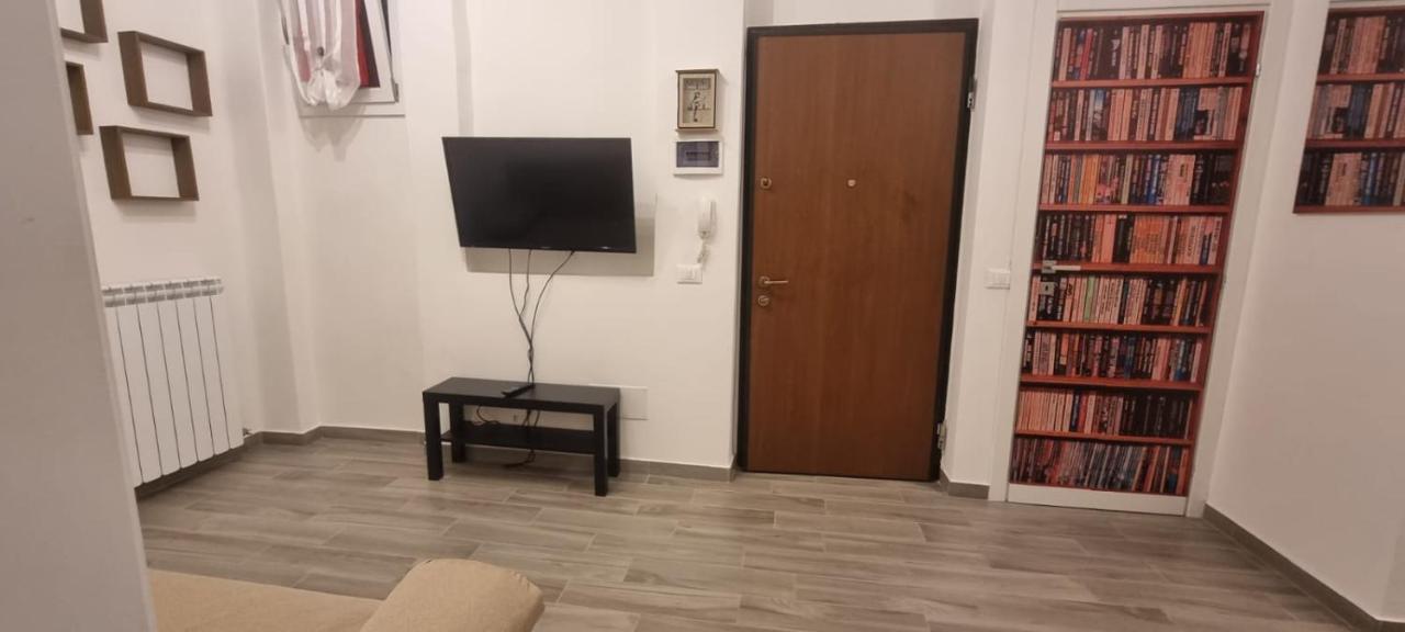 Casa Roma Apartment เปียเชนซา ภายนอก รูปภาพ